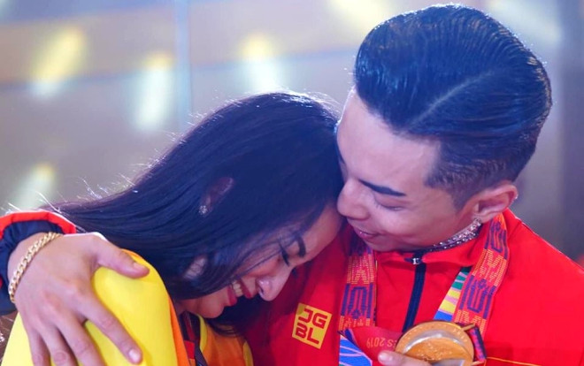 Phan Hiển - Khánh Thi: Từ cô trò đến duyên vợ chồng và HCV SEA Games 30 Ảnh 2
