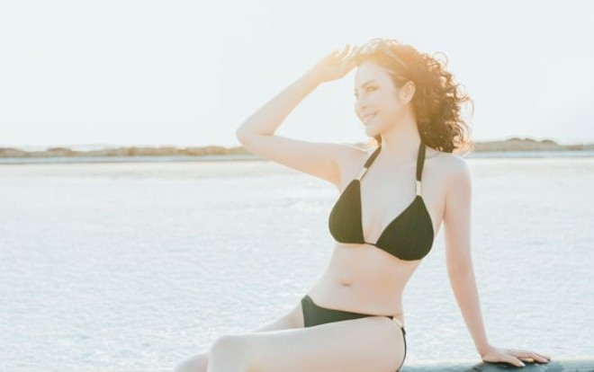 MC Thanh Mai mặc áo tắm khoe body đẹp sửng sốt giữa biển Chết Ảnh 2