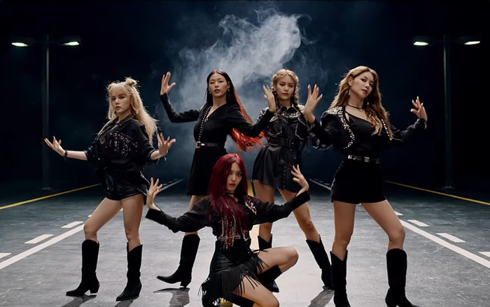 Dù đã rời AOA nhưng Youkyung vẫn ủng hộ ca khúc mới của nhóm khi biến hóa 'Come See Me' thành…nhạc rock Ảnh 2