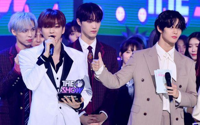 Vượt AOA và Astro, Kang Daniel có chiến thắng đầu tiên tại SBS MTV The Show Ảnh 2