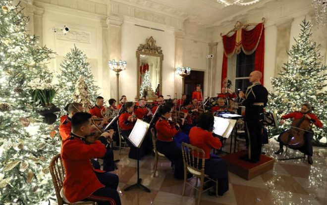 Đệ nhất phu nhân Melania Trump đảm nhiệm vị trí ‘giám sát công trình’ trang trí Noel cho Nhà Trắng Ảnh 2