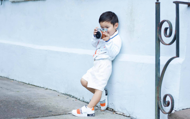 Con trai Đan Trường nhận được cơn mưa lời khen khi tạo dáng như mẫu nhí chuyên nghiệp Ảnh 2