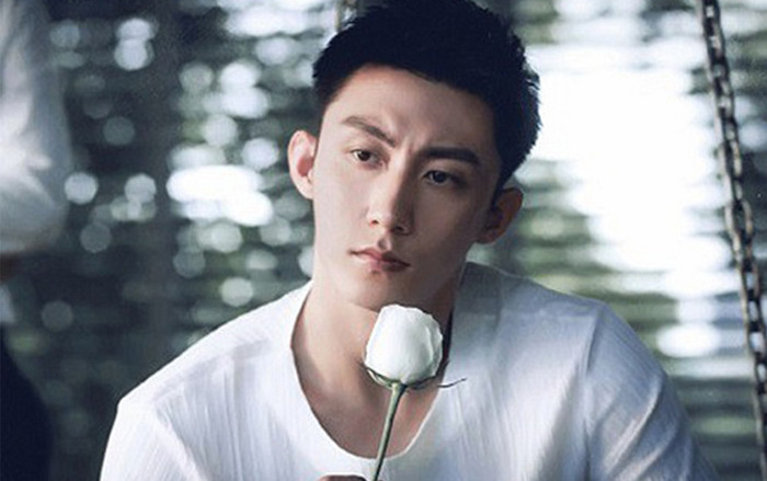 Nén nỗi đau khi chứng kiến sự ra đi của Cao Dĩ Tường, Hoàng Cảnh Du đượm buồn quay phim mới Ảnh 2