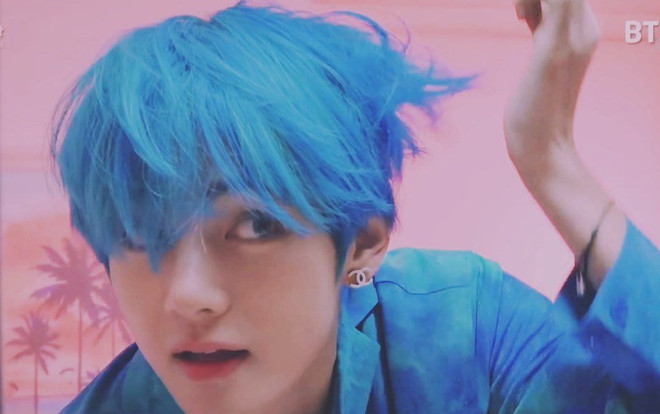 Sao Hàn đẹp như tiên tử với tóc nhuộm màu xanh dương cổ điển Ảnh 2