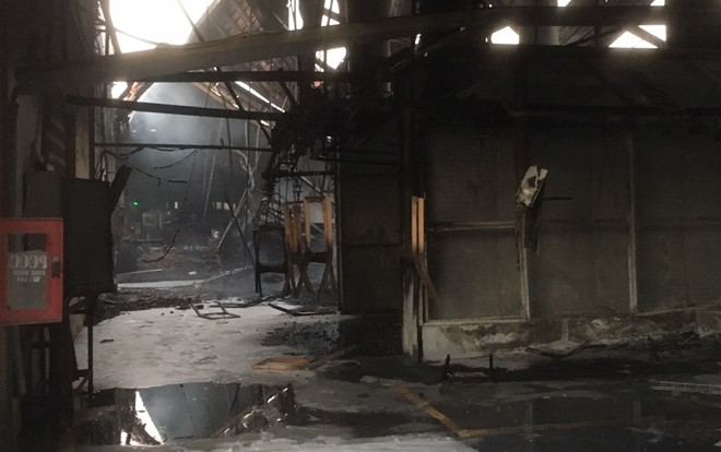 Đốt rác sau xưởng mùn cưa gây cháy rụi công ty sản xuất đồ gỗ 2.000m2 ở Bình Dương Ảnh 2