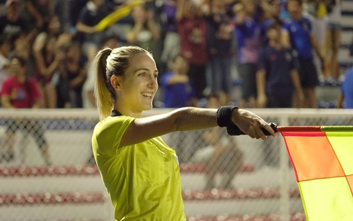 Tất tần tật về nữ trọng tài xinh đẹp bắt trận chung kết SEA Games 30 Ảnh 2