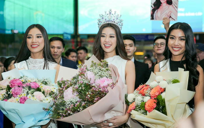 Thúy Vân - Khánh Vân cùng bật khóc vì xúc động, Kim Duyên đẹp rạng rỡ trong vòng tay fan Ảnh 2