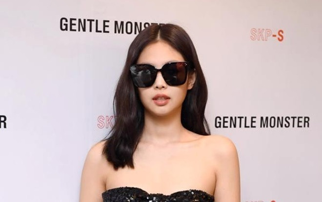 Mặc đồ thảm họa tại sự kiện, Jennie (Blackpink) bị Knet chỉ trích vì truyền thông tung hô quá đà Ảnh 2