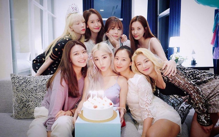 Những lời nhắn nhủ đầy đặc biệt của SNSD dành tặng Tiffany khiến cô nàng không cầm nổi nước mắt Ảnh 2