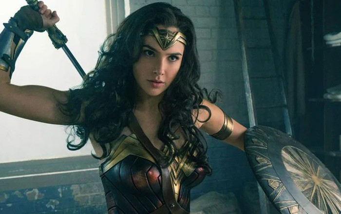 Vì sao Wonder Women không có khiên và kiếm trong bộ phim 1984? Ảnh 2