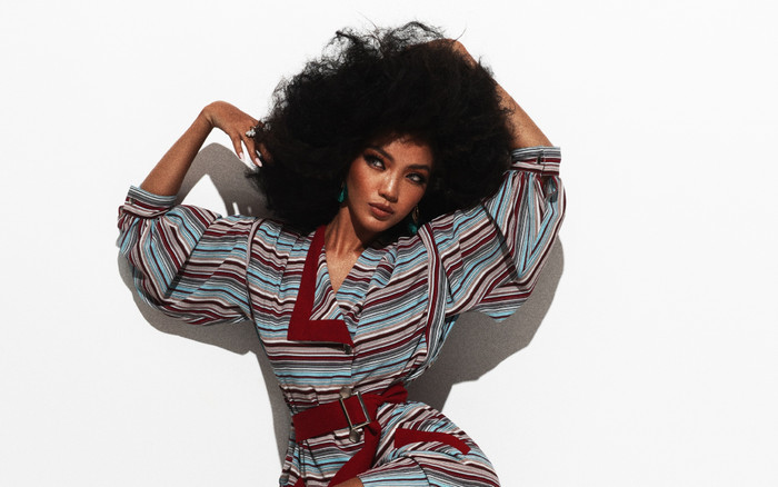 Vừa rời khỏi Hoa hậu Hoàn vũ, 'miss thần thái' Bích Tuyền nổi loạn với mái tóc xù mì Ảnh 2