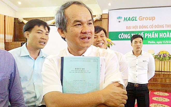 Bầu Đức - Phía sau ánh hào quang là người đàn ông lam lũ yêu bóng đá Ảnh 2