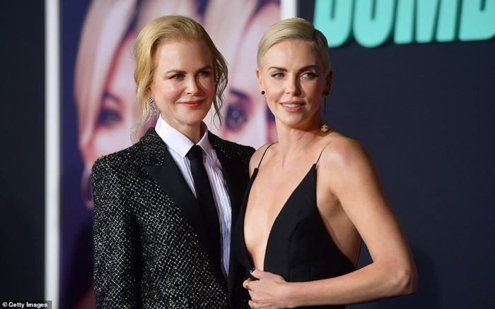 Thiên nga nước Úc 'đọ dáng' trang phục cùng 'người tình tin đồn' của Brad Pitt đẹp bất phân thắng bại Ảnh 2