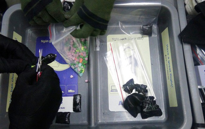 Bắt 1 hành khách nước ngoài nghi giấu ma túy trong cạp quần chuẩn bị lên máy bay đi Hàn Quốc Ảnh 2