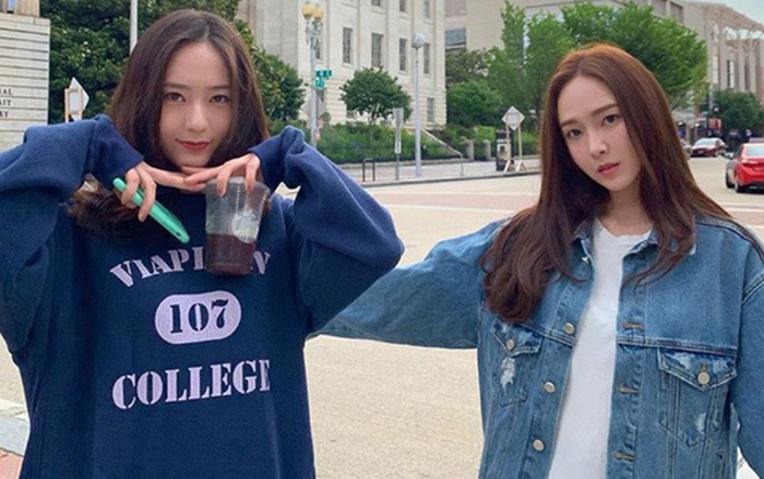 Cố gắng tạo dáng trước tiết trời gió lớn, Krystal và Jessical khiến các fan không khỏi thích thú trước những tấm hình của mình Ảnh 2