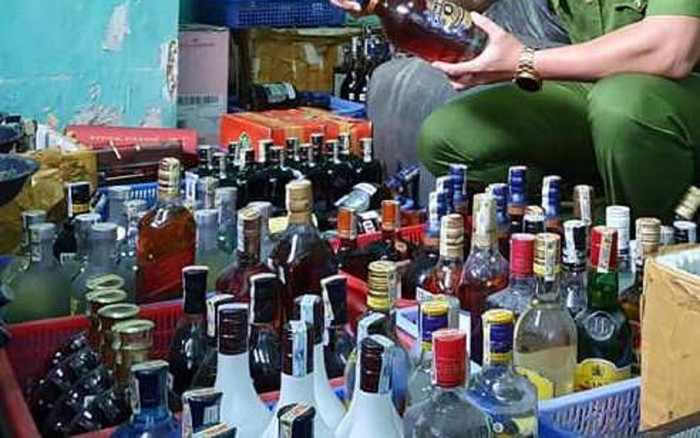 Phát hiện hàng trăm chai rượu ngoại không rõ nguồn gốc tại quán bar ở Đà Nẵng Ảnh 2
