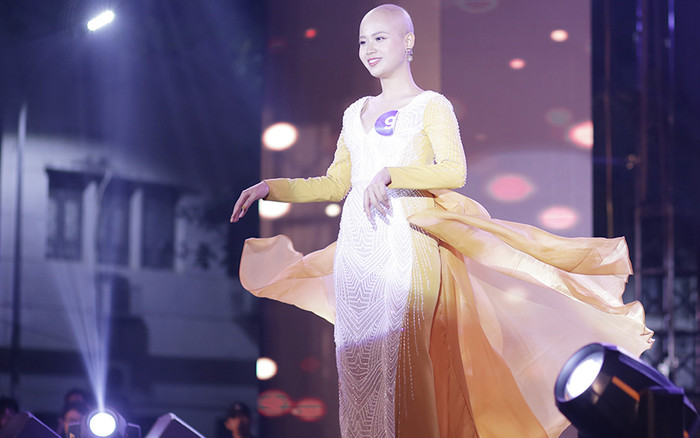 Nữ sinh Ngoại thương mắc ung thư vú thi Hoa khôi: 'Tôi đẹp nhất khi tôi tự tin, kể cả khi đầu trọc' Ảnh 2