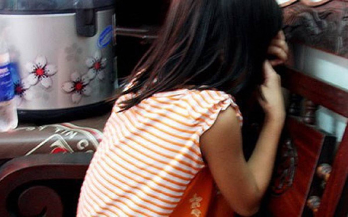 Nam thanh niên dụ dỗ bé gái 13 tuổi xem phim đồi trụy rồi làm chuyện 'người lớn' Ảnh 2