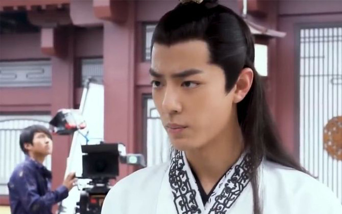Tiêu Chiến diễn kém đến nỗi phải để đạo diễn chỉ dẫn từng li từng tí trong 'Khánh dư niên?' Ảnh 2