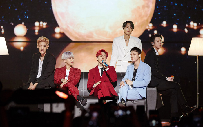 BXH World Album trên Billboard tuần này: EXO vượt SuperM, vươn lên dẫn đầu sau 3 tuần có mặt Ảnh 2