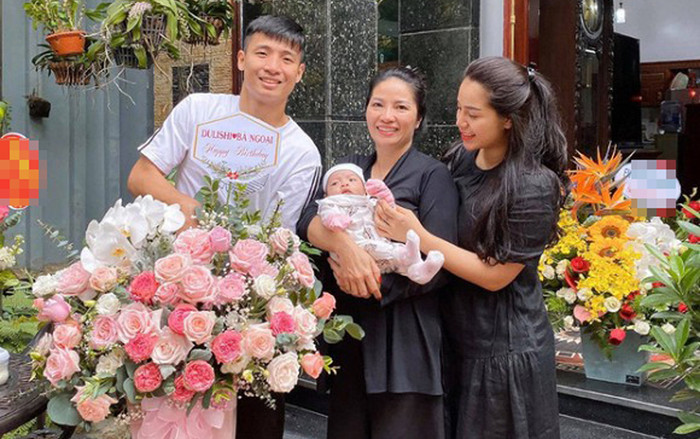 Trung vệ Bùi Tiến Dũng được dân mạng 'phong tặng' danh xưng 'Chàng rể quốc dân' vì hành động này trong ngày sinh nhật mẹ vợ Ảnh 2