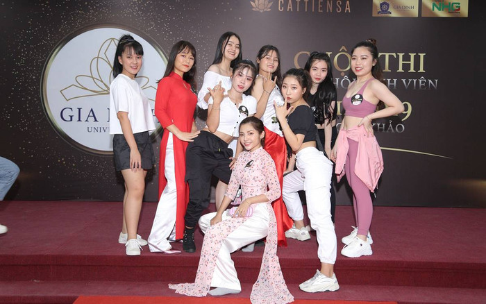 Dàn nữ sinh ĐH Gia Định tự tin khoe nhan sắc rạng rỡ tại buổi sơ khảo cuộc thi Miss University NHG 2020 Ảnh 2