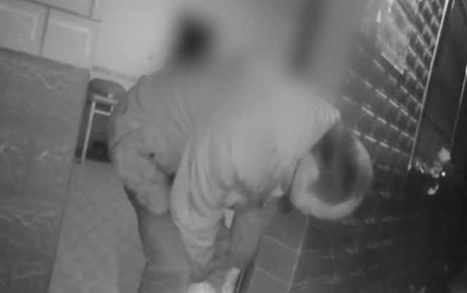 Cãi nhau, chồng cầm dao đuổi đánh vợ trên đường cao tốc Ảnh 2