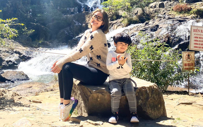 Ngọc Lan đăng ảnh vui vẻ bên con trai, Thanh Bình đăng hình nhẫn cưới với chia sẻ đầy ẩn ý Ảnh 2