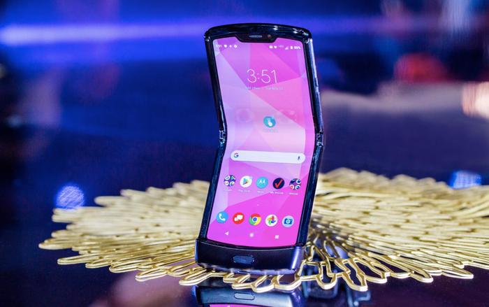 Smartphone màn hình dẻo Motorola RAZR lại trễ hẹn với người dùng Ảnh 2
