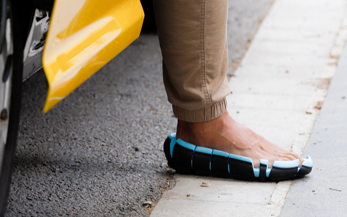 Từ robot dọa người cho đến hòn đá giảm căng thẳng, đây là 8 phát minh 'độc lạ' nhất năm 2019 Ảnh 2