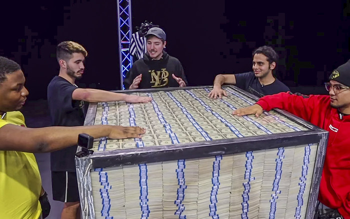 Làm video thử thách không giống ai, YouTuber Mỹ thu về 15 triệu lượt xem chỉ trong 1 ngày Ảnh 2