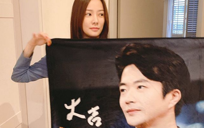 Kwon Sang Woo khiến các fan 'cười bò' vì món quà đặc biệt dành cho vợ Ảnh 2