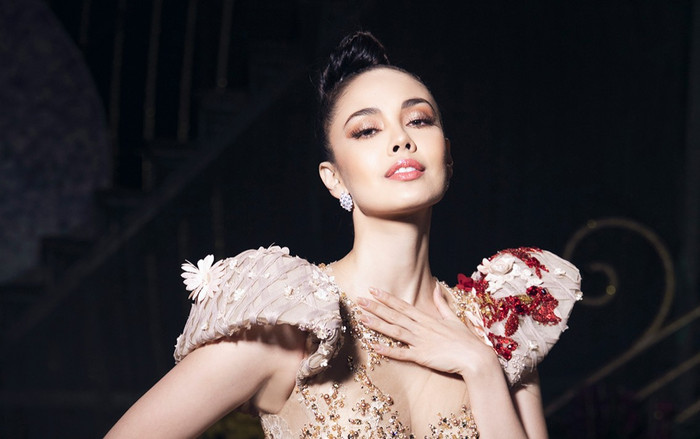 Hé lộ bí mật đằng sau bộ cánh cực phẩm được Hoa hậu Megan Young diện trong lễ hội Hoa lớn nhất Việt Nam Ảnh 2