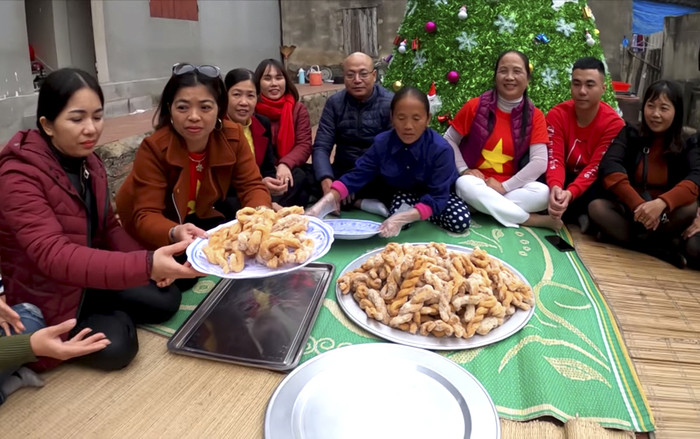 Bà Tân khiến dân mạng bất ngờ với tuyên bố bỏ làm vlog để đi ca hát Ảnh 2