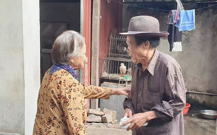 Cụ ông mù ở Hà Nội nên duyên với 13 người vợ, có 24 đứa con lên báo Trung Quốc Ảnh 2