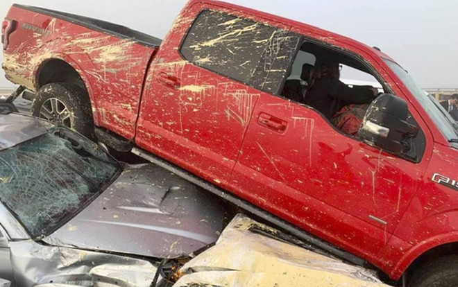 69 xe hơi lao chất chồng lên nhau trong tai nạn liên hoàn gây tắc nghẽn cao tốc Mỹ Ảnh 2