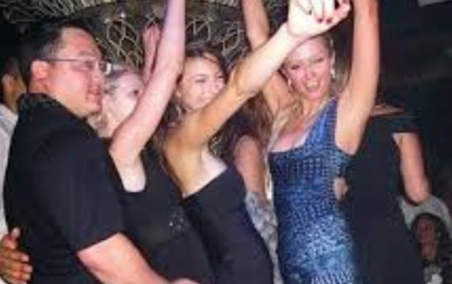 Doanh nhân Trung Quốc sở hữu dàn 'hậu cung' 100 người đẹp gây sốc Ảnh 2