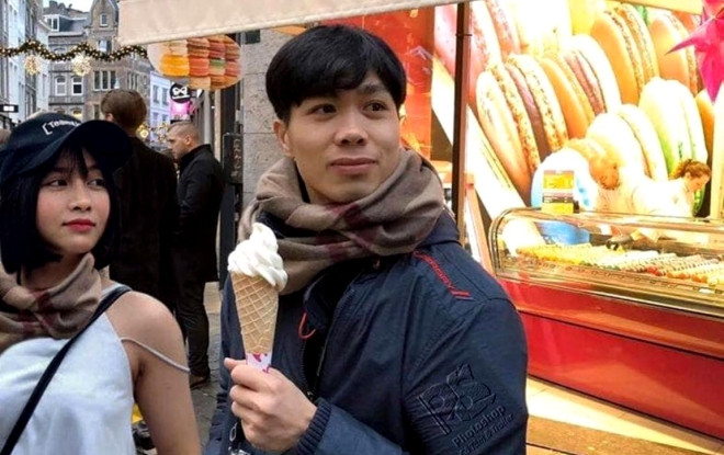 Cộng đồng mạng xôn xao ảnh Công Phượng cùng Hoàng Thị Loan đón Noel ở Bỉ Ảnh 2