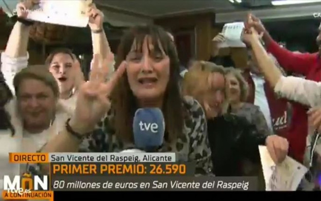 Phóng viên tuyên bố nghỉ việc ngay trên truyền hình vì tưởng trúng độc đắc Ảnh 2