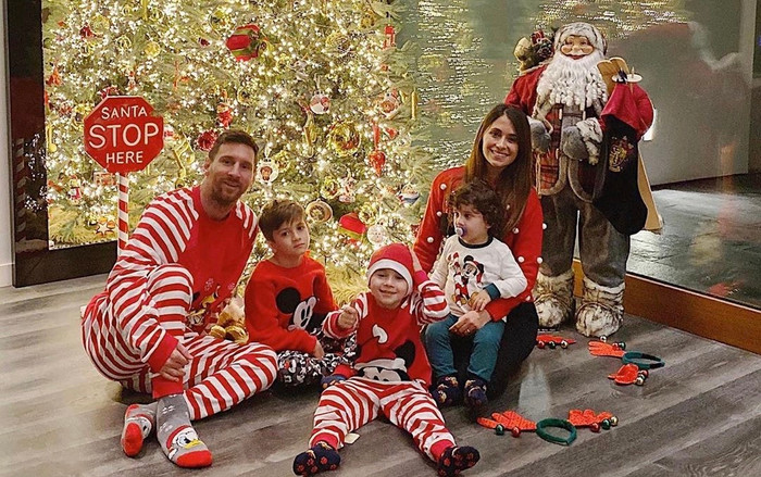 Cách đón Giáng sinh trái ngược nhau của Messi và Ronaldo Ảnh 2