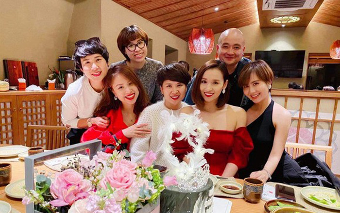 Vân Hugo khiến dân tình trầm trồ vì được hội bạn thân mỹ nhân tổ chức sinh nhật Ảnh 2