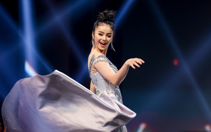 Thí sinh Đại học Gia Định xuất hiện lộng lẫy với trang phục dạ hội tại Chung kết 'Miss University NHG 2020' Ảnh 2