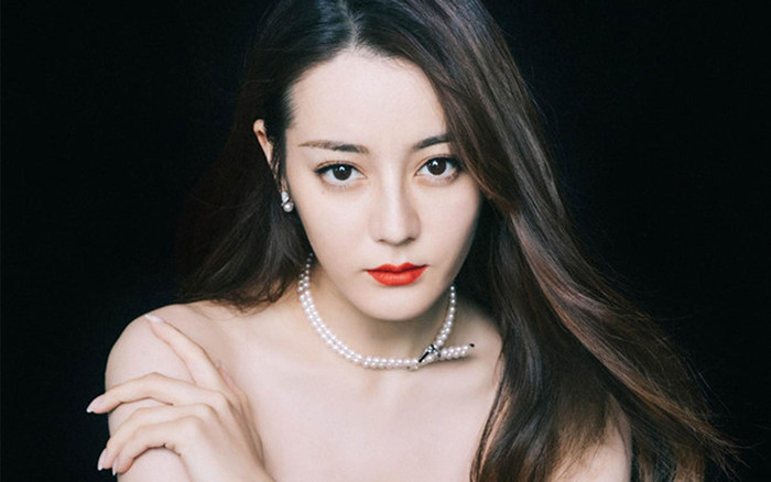 Top 100 gương mặt đẹp nhất toàn cầu TC Candler 2019: Địch Lệ Nhiệt Ba xếp thứ 8, Cao Dĩ Tường với 7 năm liên tiếp xuất hiện Ảnh 2