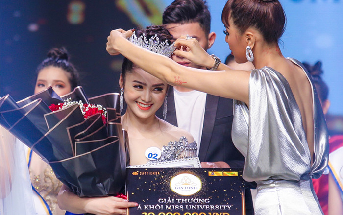 Từng bị chê bai về cân nặng, Bích Thảo xuất sắc giành ngôi vị Á khôi 'Miss University' ĐH Gia Định Ảnh 2