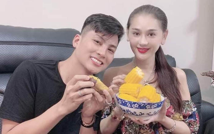 Lâm Khánh Chi khoe ảnh xuống bếp luộc khoai và bắp cho chồng Ảnh 2