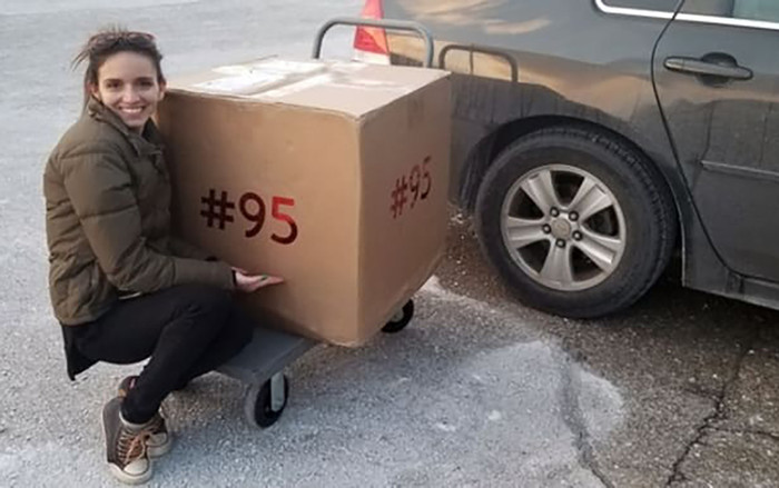 Đóng giả làm ông già Noel bí mật, Bill Gates tặng hộp quà siêu to khổng lồ cho người lạ Ảnh 2