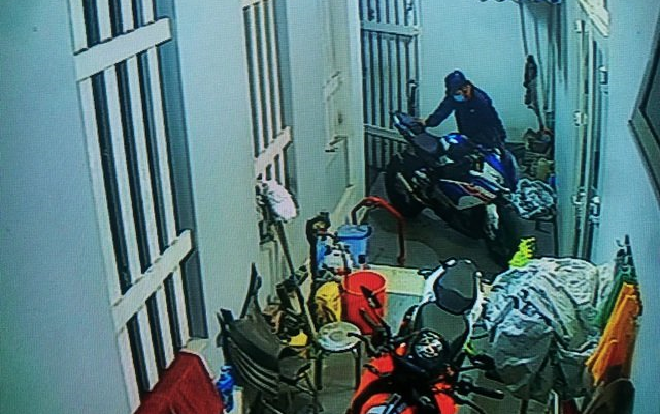 Tìm được mô tô BMW bị trộm trong đêm nhờ tin nhắn từ số điện thoại lạ Ảnh 2