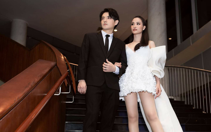 Ngày cuối năm, Đông Nhi cùng loạt sao Việt đồng loạt lăng-xê mốt váy đính nơ cực 'hot' Ảnh 2