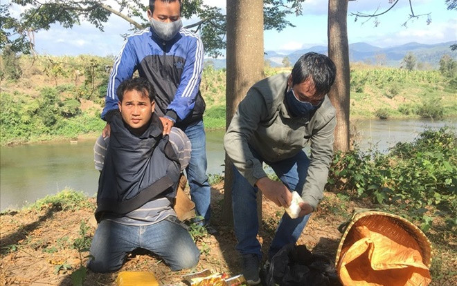 Bắt đối tượng người Lào vận chuyển ma túy 10kg ma túy đá và 20.000 viên ma túy tổng hợp từ Lào vào Việt Nam Ảnh 2