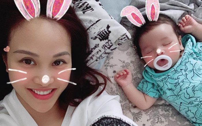 Bị trêu là 'đẻ thuê' siêu mẫu Phương Mai liền đăng ảnh chứng minh con trai giống mình Ảnh 2